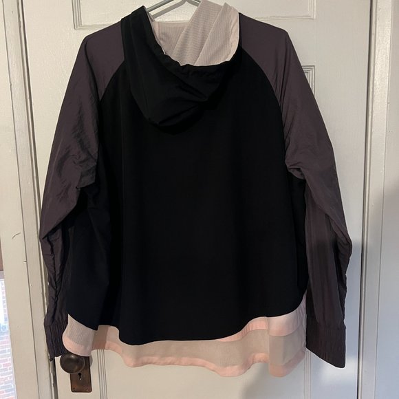 Fabletics Karen Colourblocked Rain Jacket/Windbreaker - Picture 7 of 7